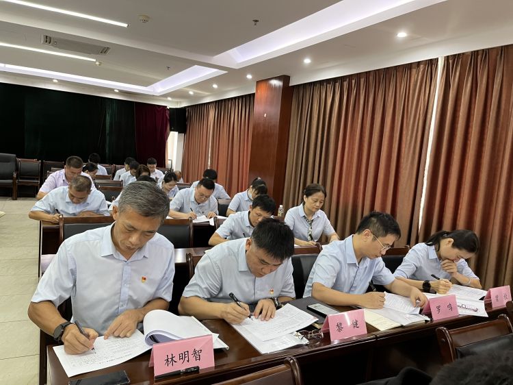 市國資委考核組對環(huán)發(fā)公司領(lǐng)導(dǎo)班子及成員開展2022年度綜合考核(圖5)